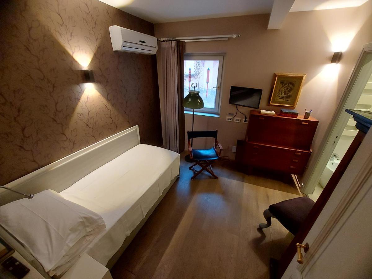 New! Bellissimo Palazzofranchi Pantheon Apartment Rome Exterior photo